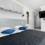 Cosy With Parking & Balcony By Renters