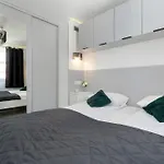 Cosy With Parking & Balcony By Renters