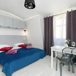 Cosy With Parking & Balcony By Renters