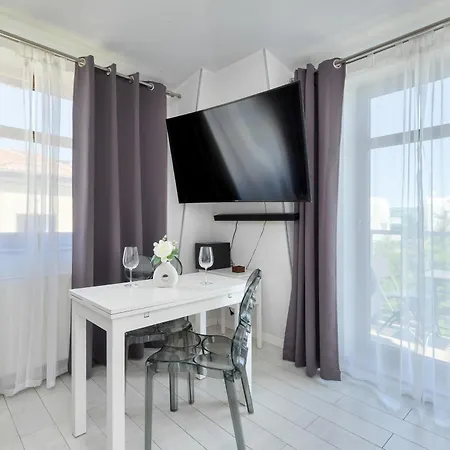 Cosy With Parking & Balcony By Renters Sopoty