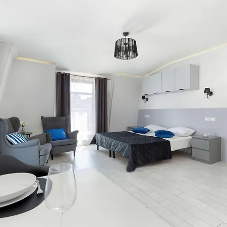 Cosy With Parking & Balcony By Renters