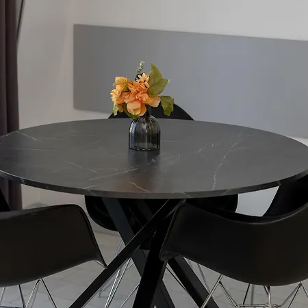 Cosy With Parking & Balcony By Renters Appartamento Sopot
