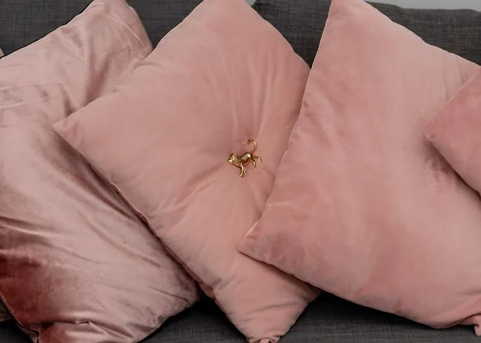 Cosy With Parking & Balcony By Renters Appartamento