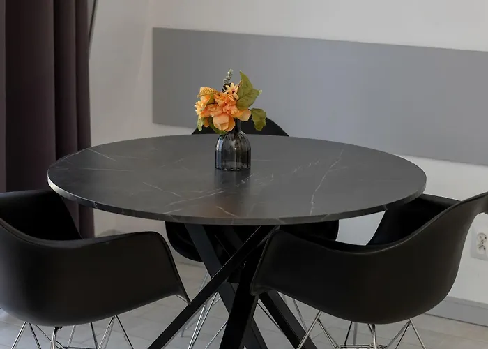 Cosy With Parking & Balcony By Renters Appartamento Sopot