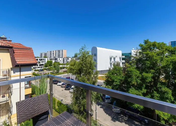 Cosy With Parking & Balcony By Renters Appartamento *